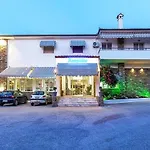 Xenios Port Marina 3*