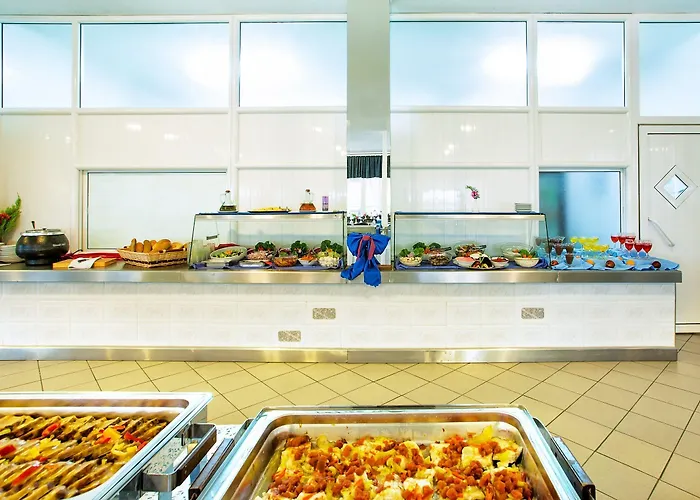 Xenios Port Marina 酒店 佩科霍里