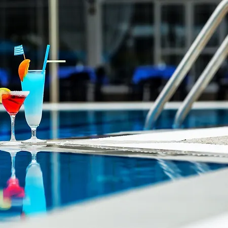 Hotel Xenios Port Marina 3*