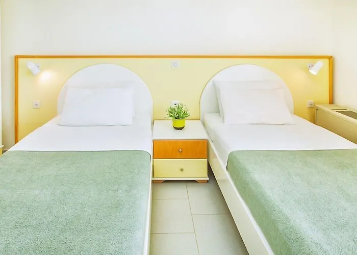 Hotel Xenios Port Marina 3*
