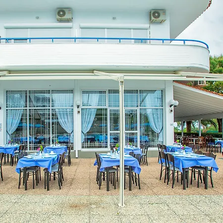 Xenios Port Marina ペフコホリ