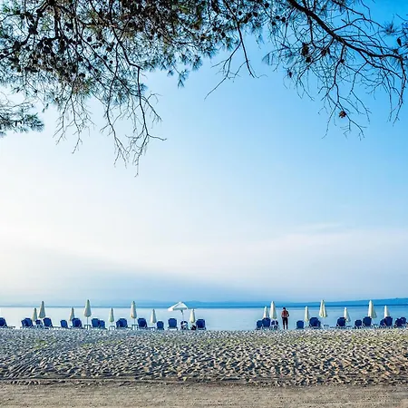 Xenios Port Marina 3*
