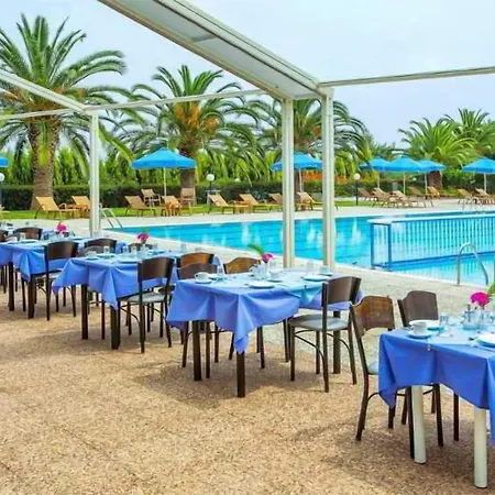 ホテル Xenios Port Marina 3*