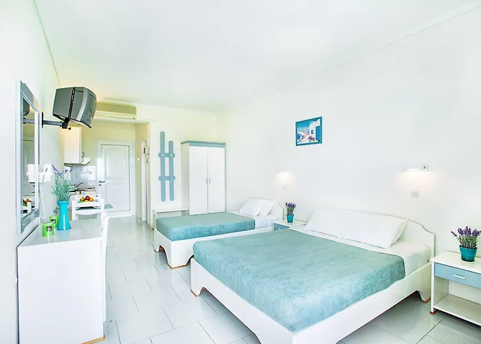 Szálloda Xenios Port Marina 3*