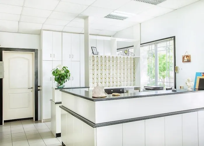 Xenios Port Marina Hotel