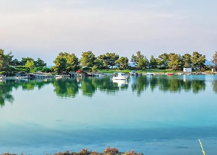 Xenios Port Marina Pefkohóri